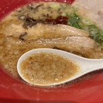 Ippudo Morera Gifu Ten - スープの感じが白と赤でだいぶ違う