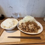 キッチン ハレヤ - ◾️豚バラ焼肉定食(肉2倍)¥900
　※ご飯の量は、多めや1.5倍、2倍のオーダーが可能