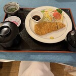 レストラン 青銅館 - 桃豚とんかつセット