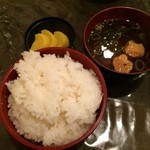 Tabemonya BM Itayado Ten - ご飯大盛りと赤だしとたくあん