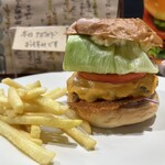 baga tokidoki youshokutei - タルタルは上下に分かれて入ってます。タルタル別料金で大盛りとかしてくれないかなぁー。タルタルもっと食べたい！