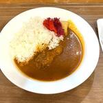 カレーショップ C&C - 骨付きチキンのスパイシーチキンカリー