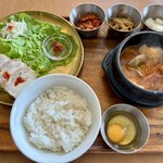 KOREAN KITCHEN PUCHIMAN - 料理写真:ポッサム＆スンドゥブチゲランチ