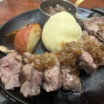 Butcher Republic Yokohama Akarenga Chicago Pizza & Beer - ハラミステーキのグリル　シャリアピンソース