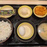 Matsu no Ya Handa Ten - 玉子かけごはん定食（コロッケ320円）