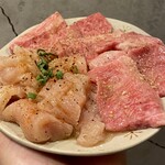 焼肉ゆう - 上ミノ、特撰ロース