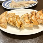 Tezutsumi Gyoza Sakaba CHANJA Sannomiyaekimaeten - 