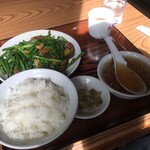 Sakari - ニラレバ定食 1,500円