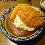 はしや - ロースカツカレー（大盛）、牛肉コロッケ、マカロニサラダ　920円