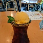 ANOTHER PLACE CAFE - コーヒーフロート＋フランボワーズ 660円