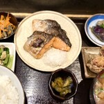 串打ちジビエと鰻串 新宿寅箱 - 