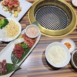 Yakiniku Tokuju Nopporo Ten - 