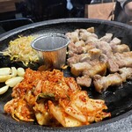 Niku × Nabe × Korean Kankoku Baru OKOGE Umeda Ten - 