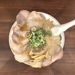 ラーメン 魁力屋 - 特製醤油肉入りラーメン　大盛