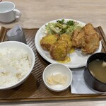 ガスト - 合盛り定食(ハニーマスタード) 1070円
      ご飯大盛＋50円