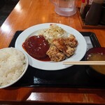 Kitchen Otoko no Bangohan Higashi Koganei Ten - ハンバーグ唐揚げ定食　ご飯普通盛り