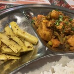 ASIAN DINING HIMALAYAN CARAVAN - タルカリ＆ムラコアチャール