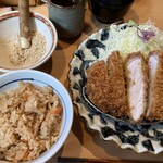 厚切りとんかつ よし平 - 料理写真: