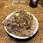 我と俺 - 牛ラーメン並　野菜普通　脂多め