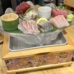 Warayaki Robata Seafood - 海の玉手箱