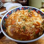 めん喰い屋 - ◯スタミナラーメン（味噌、激辛）
            辛さには埋もれているけれど
            相変わらず味噌味の突出感は無い味わい
            
            ラー油と特に一味の辛さでピリ辛にはなっているので
            この味噌の物足りなさが辛さで埋められている印象