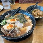 ISHIDA ICHIRYU Wakayama Palm City Ten - 限定豚骨醤油ラーメンチャーシュー増し　　　　　　　　　煮卵トッピング　半チャーハン