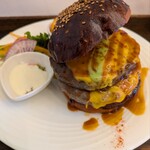 LUXE BURGERS & Sunny's Table Asakusa Ten - ダブルチーズバーガー（ラムダブル）