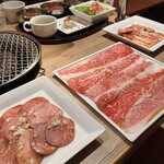 Yakiniku Bar Kesera Senara - 