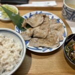 Anti Steak Tororo Mugimeshi Butamaru Kadoma Ten - 上もも単品（120g）＋上ロース定食（120g）
                        720円＋1190円