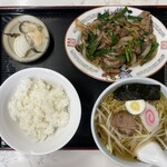 Shanghai Rou - レバー炒め定食ご飯少なめ＋半ラーメン麺かため