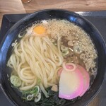 うどん満月 - ツヤツヤ！もちつる! 少し四角い細麺　適度なコシ