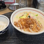 すぱいす - 特製ちゃんぽん、豚ロースから揚げ