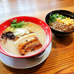 Ryo Ka Takamatsu Kokubunji Ten - 鶏白湯チャーシュー麺、鶏そぼろ丼