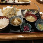 Seafood Sushi Izakaya Shichifuku Hon Ten - 