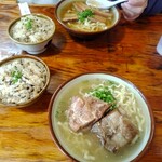 Okinawa Soba Senmon Ten Maruchi Chatan Ten - 