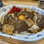 バーグ - 料理写真:スタミナカレー（生玉子）900円＋中盛（170円）