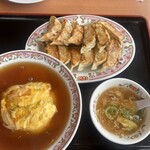 餃子の王将  - 天津飯（スープ付き）、餃子2人前（2人でシェア）