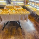 ベーカリー　トラパーニ - 料理写真:店内はパンがずらり