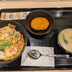 Matsu no Ya Handa Ten - 松のやの玉子丼290円。