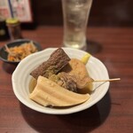 Masuya Ikebukuro Ten - 黒おでん（牛すじ、がんも、ちくわぶ、厚揚げ）、ハイボール