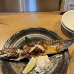 Sengyo to Robatayaki Gyoro Gyoro Sohon Ten - サバ焼きハーフ１０９９円。荒い大根おろしが良き付け合わせです。