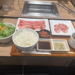 お肉屋さんのひとり焼肉 ダイリキ - 