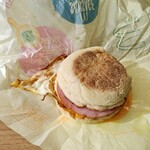 McDonald's Jukyugo Kasugai Ten - エッグマックマフィン。たまご飛び出てます（笑）