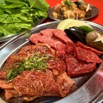 Ninniku Yakiniku Yodare Daruma Hanshinamagasakiten - 