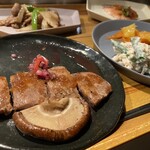 森のレストラン ニニヌプリ - 牛肉としいたけの鉄板ステーキ