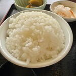 食事館八幡太郎 - 小ご飯、、ってか普通の量です