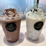 GODIVA dessert Emiterrasu Tokorozawa - 50%とホワイト