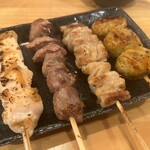 taishuuyakiniku torizou - ささみ炙り味噌、砂肝、てっぽうモツ、つくね