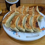 Gyoza Kaikan Bandaisan - 餃子を2枚