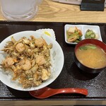 Okaeri Dokoro Inochikara - 塩かき揚げ丼 税込950円に+税込50円で出汁付き（R6.9時点）